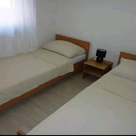 Janko I Bozica Lejlighed Vir